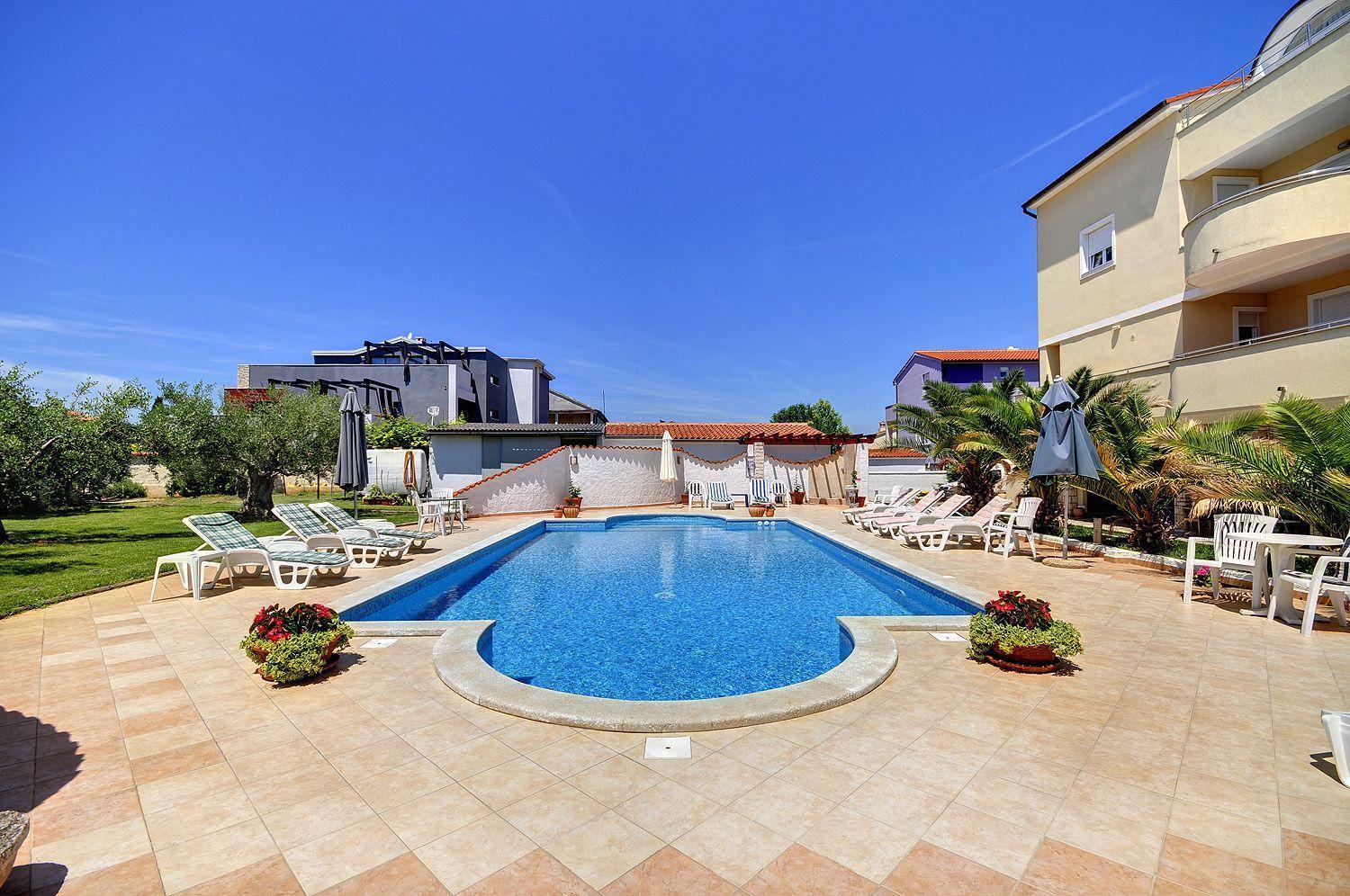 Zum Sandstrand Sind Es Wenige Gehminuten - Geniessen Sie Aber Auch Die Zeit Am Pool Medulin Exterior foto